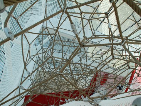 Artikelbild von Berliner builds the biggest spatial net for Swarovski Crystal Worlds’ play tower
