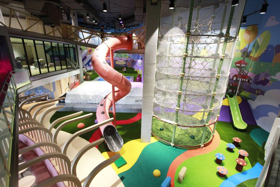 Indoor playground - Berliner Seilfabrik - Play equipment for life
